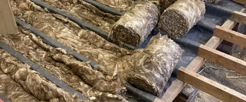 Installing loft insulation